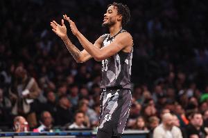 全隊(duì)就你打得行！克拉克斯頓12中8高效拿下17分4板2助