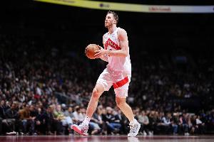 完全被鎖死！珀?duì)柼貭?中1僅拿2分2板1助1帽 4失誤