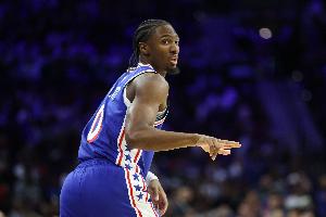 帶隊(duì)3連勝！馬克西41分鐘32中15&罰球10中9砍43分 送出8次助攻