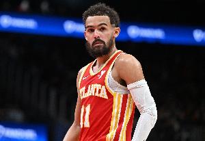 雖鐵但串聯(lián)在線！特雷-楊半場11中2僅得到8分1板 另有8助攻0失誤