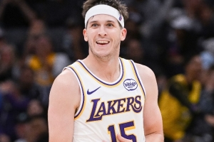 背靠背！雷迪克：不能指望里夫斯再砍51分 要激勵球隊帶著拼勁兒