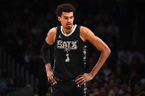 追夢：文班按目前水平打下去 他可以橫掃MVP、DPOY還有MIP！