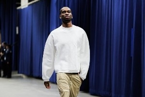 雷霆眾將入場(chǎng)穿搭：有SGA這樣精心打扮的 也有杰林這樣主打舒適的