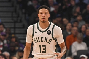 開竅！羅林斯首節(jié)3分鐘3中3貢獻(xiàn)8分 三分2中2