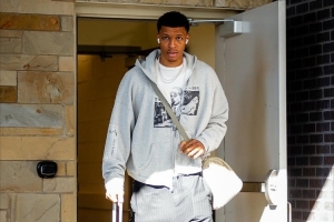 穿衣也致敬小帥？賈巴里-史密斯曬出日常穿搭