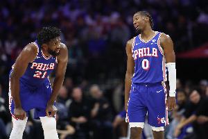 NBA杯76人迎戰(zhàn)綠軍先發(fā)：馬克西&埃奇庫姆&恩比德&烏布雷&沃克