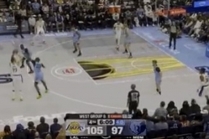 太強了！東契奇迎著新秀科沃德防守再中三分 個人拿到40分