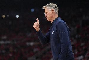 科爾：我們看到錯(cuò)位就強(qiáng)行攻低位 在05年或許有效但現(xiàn)在行不通了