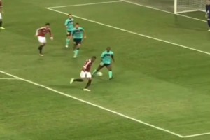 你可能不認(rèn)識凱文-博阿滕！但你一定看過他的無解暴力美學(xué)！