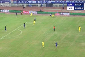 引發(fā)爭議！楊一鳴被判肘擊直紅罰下，深圳領先1分鐘后少打1人??