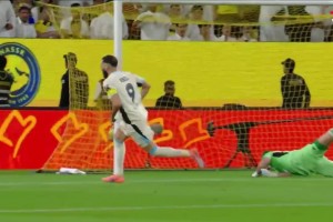 勝利0-1落后！吉達(dá)聯(lián)合快速反擊，本澤馬第15分鐘破門！